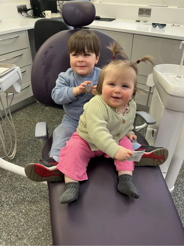 𝗠𝗲𝗲𝘁 𝗦𝗼𝗽𝗵𝗶𝗮 𝗮𝗻𝗱 𝗚𝗲𝗼𝗿𝗴𝗲, 𝘄𝗵𝗼 𝘄𝗲𝗿𝗲 𝗯𝗼𝘁𝗵 𝗮𝗯𝘀𝗼𝗹𝘂𝘁𝗲𝗹𝘆 𝗯𝗿𝗶𝗹𝗹𝗶𝗮𝗻𝘁 𝗮𝘁 𝘁𝗵𝗲𝗶𝗿 𝗰𝗵𝗲𝗰𝗸-𝘂𝗽 𝘁𝗼𝗱𝗮𝘆.

Getting kids comfortable at the dentist early makes such a difference, and these two should be very proud of themselves.

If your little one is due a check-up, book them in via the link in our bio. We promise to take good care of them.

#KidsDentist #FamilyDentist #DentalHealth